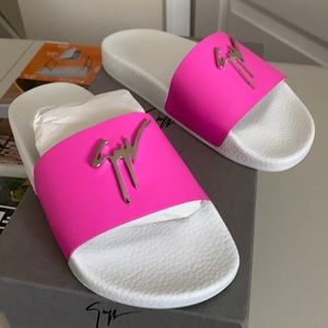 Giuseppe Zanotti Pool Slide NWT size 37